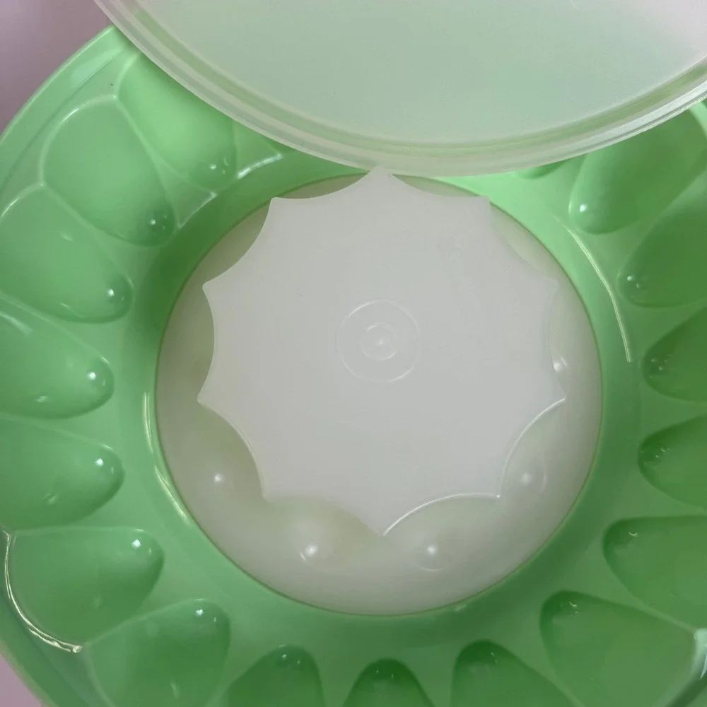 Tupperware VTG Jello Molds Set of 2 Green and White Retro Kitchen Plastic